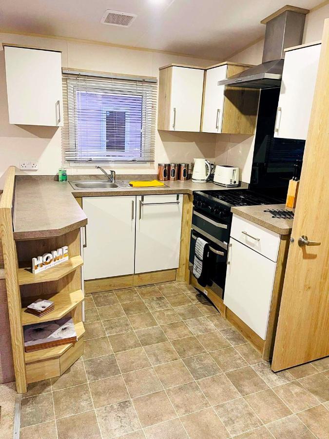The Sunflower Luxury Caravan At Tattersall Lakes Hotell Tattershall Exteriör bild