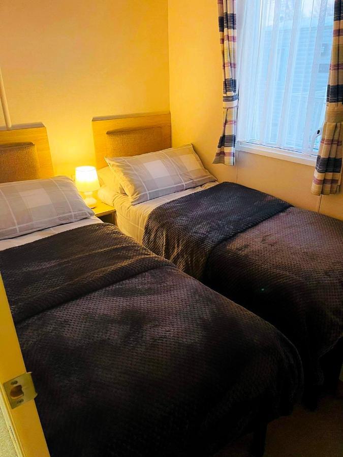 The Sunflower Luxury Caravan At Tattersall Lakes Hotell Tattershall Exteriör bild